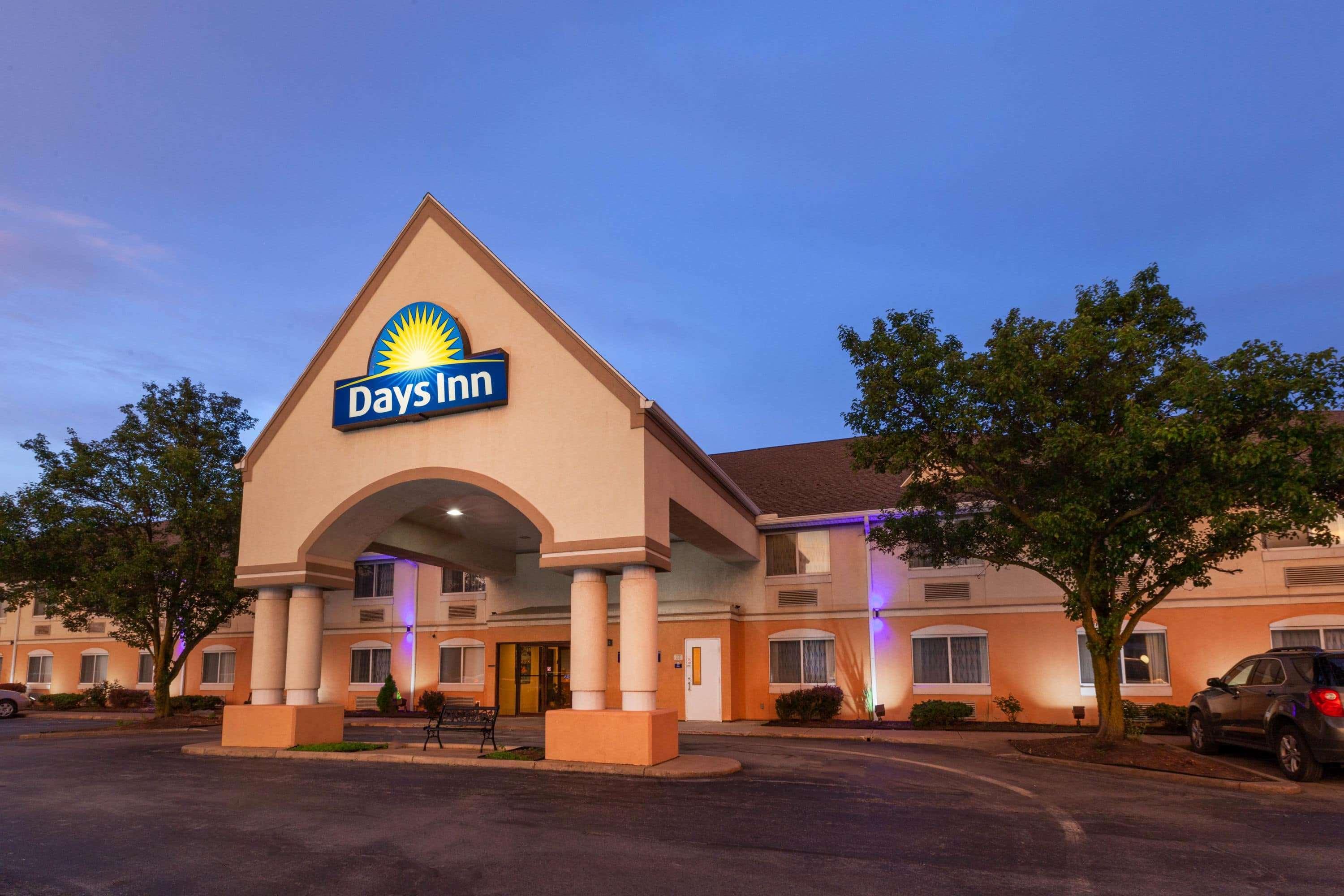 Days Inn By Wyndham Milan Sandusky South Exterior photo