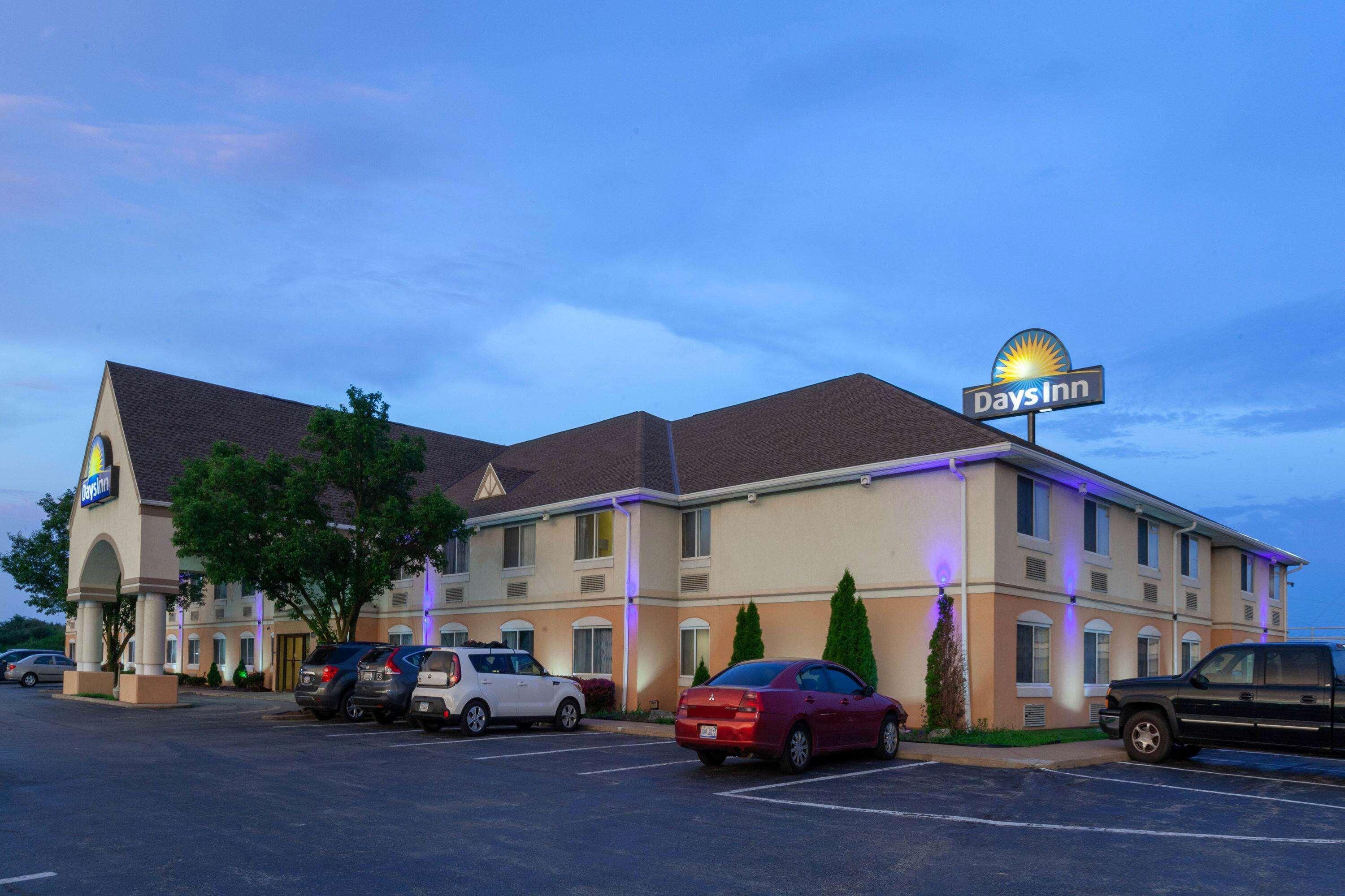 Days Inn By Wyndham Milan Sandusky South Exterior photo